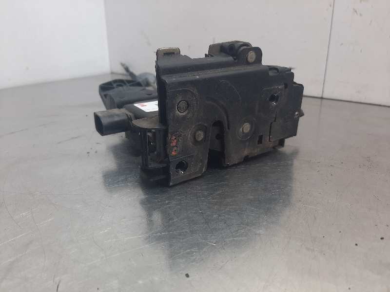 Recambio de cerradura puerta trasera izquierda para volkswagen passat berlina (3b2) comfortline referencia OEM IAM 3B4839015AL  