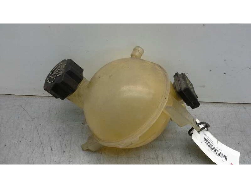 Recambio de deposito expansion para citroen c4 berlina sx referencia OEM IAM 1323A0  