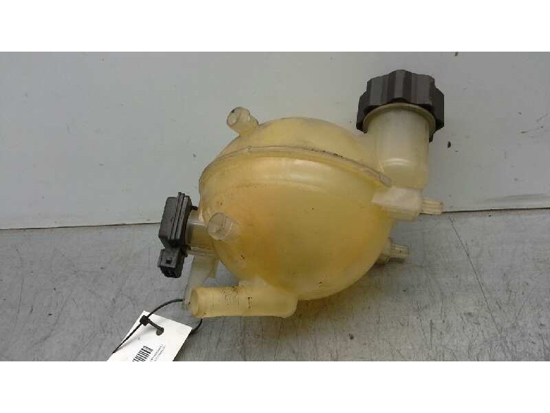 Recambio de deposito expansion para citroen c4 berlina sx referencia OEM IAM 1323A0  
