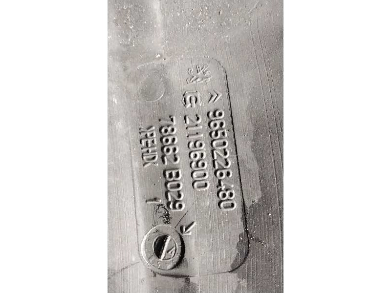 Recambio de deposito limpia para citroen c4 berlina sx referencia OEM IAM 9650226480  