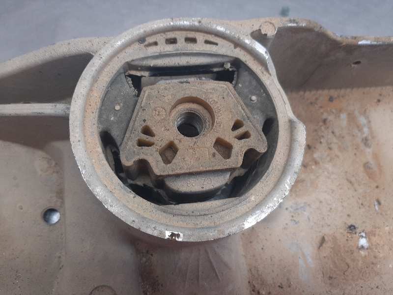 Recambio de subchasis para seat leon (1p1) 1.9 tdi referencia OEM IAM   