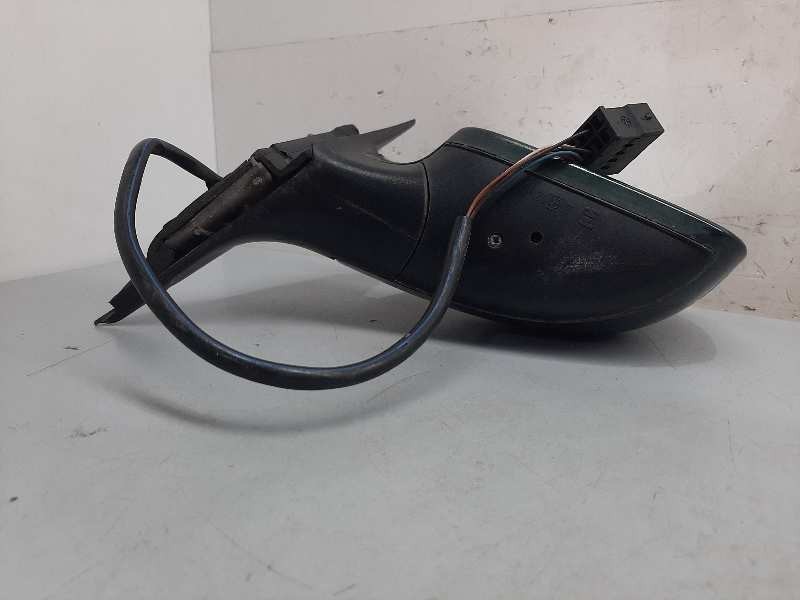 Recambio de retrovisor derecho para volkswagen passat berlina (3b2) comfortline referencia OEM IAM   