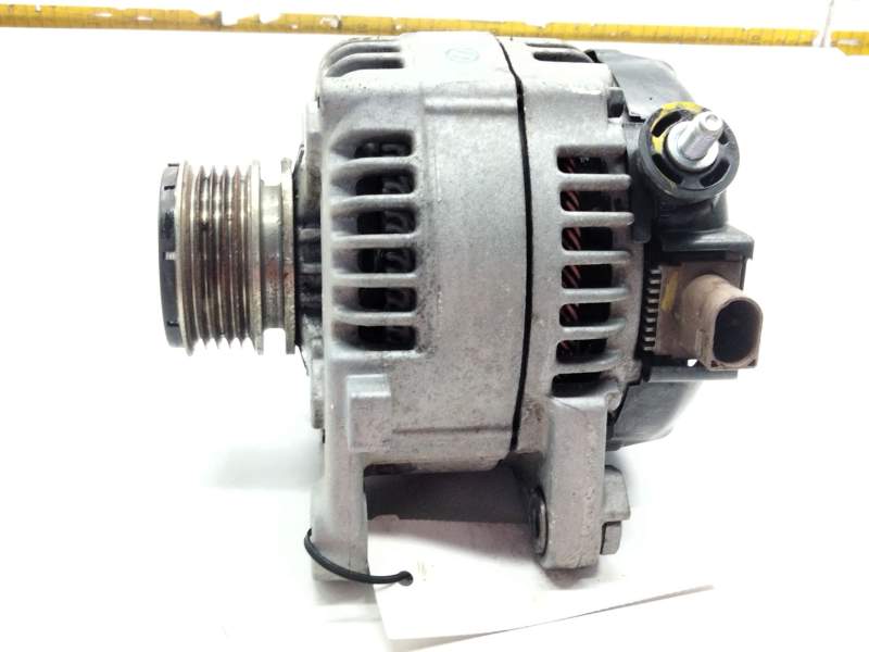 Recambio de alternador para hyundai i30 (fd) 1.6 crdi referencia OEM IAM 373002A700  