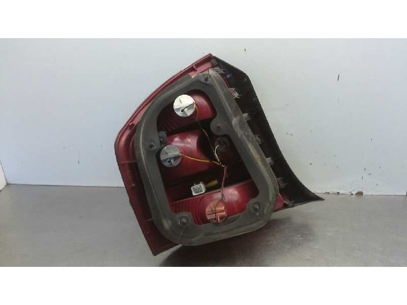 Recambio de piloto trasero derecho para kia cerato 2.0 ex crdi berlina (4-ptas.) referencia OEM IAM   