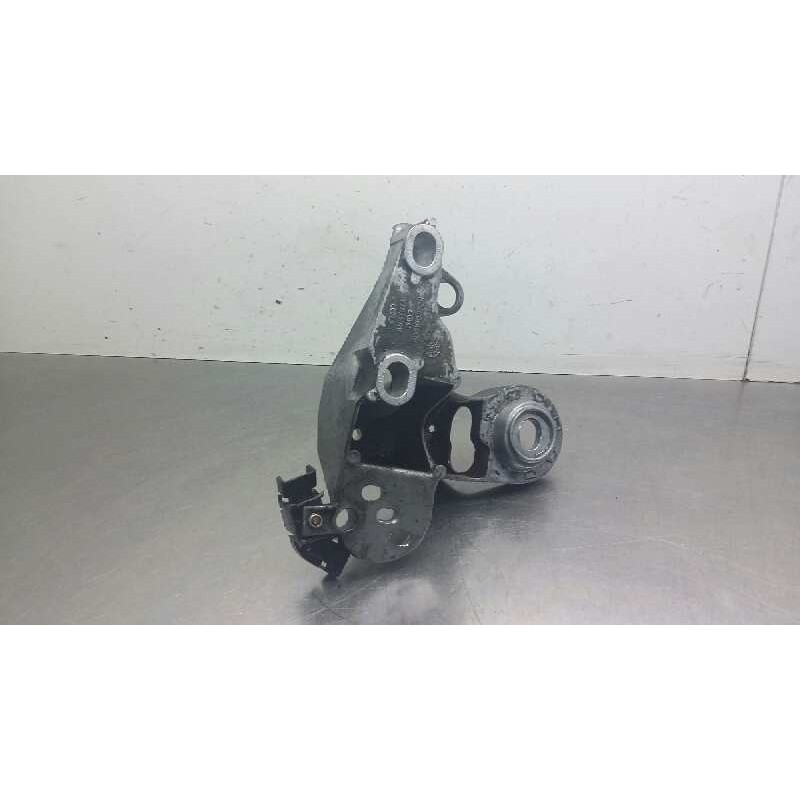 Recambio de soporte motor derecho inferior para volkswagen passat berlina (3b2) comfortline referencia OEM IAM 8D0199352H  