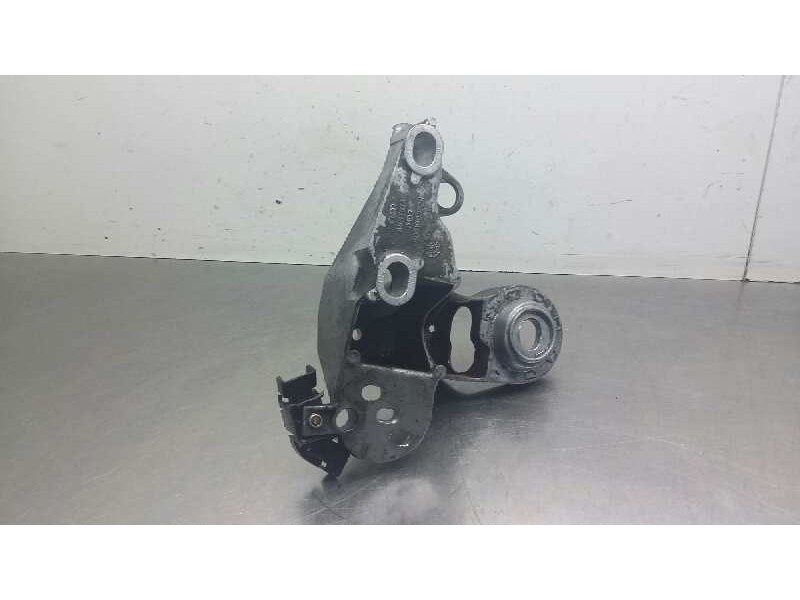 Recambio de soporte motor derecho inferior para volkswagen passat berlina (3b2) comfortline referencia OEM IAM 8D0199352H  