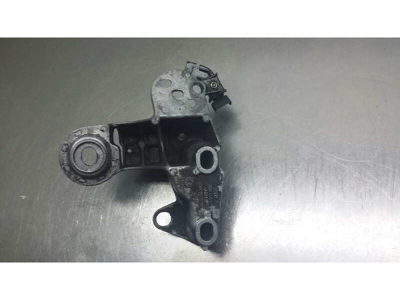 Recambio de soporte motor derecho inferior para volkswagen passat berlina (3b2) comfortline referencia OEM IAM 8D0199352H  