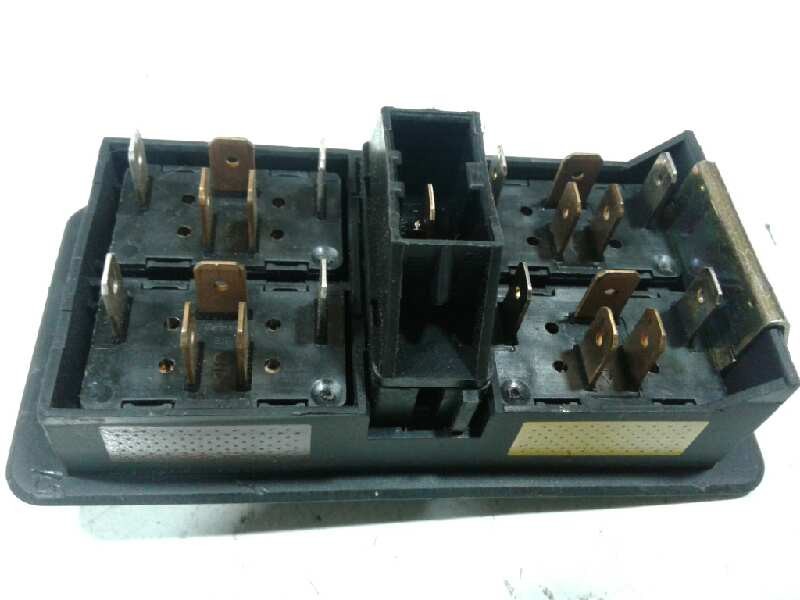 Recambio de mando elevalunas delantero derecho para audi a6 berlina (c4) 2.5 tdi referencia OEM IAM 4A0959521  