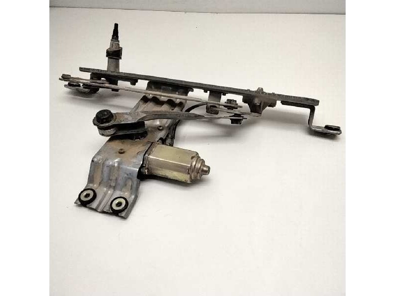 Recambio de motor limpia trasero para nissan terrano (wd21) 2.4 cat referencia OEM IAM   