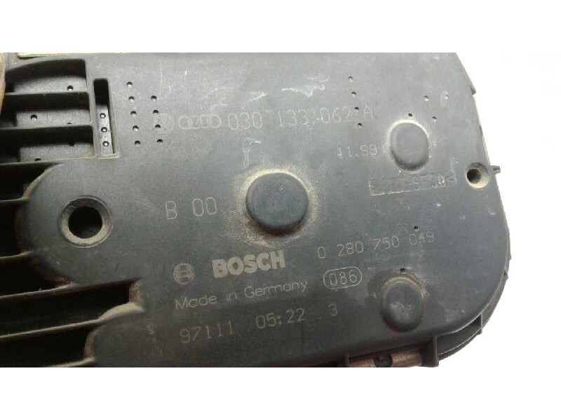 Recambio de cuerpo de mariposa para seat ibiza (6k1) select referencia OEM IAM 030133062A  