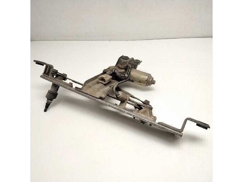 Recambio de motor limpia trasero para nissan terrano (wd21) 2.4 cat referencia OEM IAM   