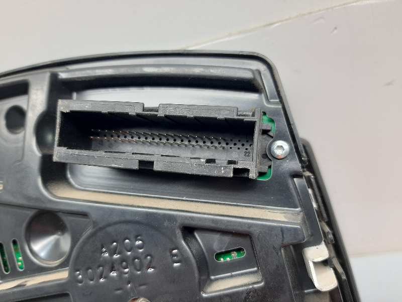 Recambio de cuadro instrumentos para opel zafira b cosmo referencia OEM IAM 3024902E  