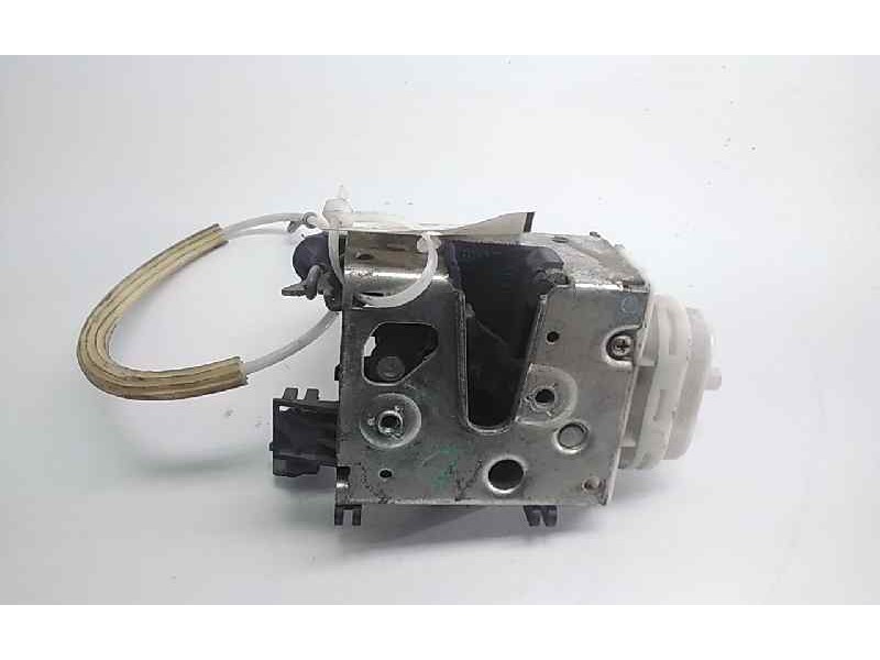 Recambio de cerradura puerta delantera derecha para audi a6 berlina (c4) 2.8 quattro referencia OEM IAM   