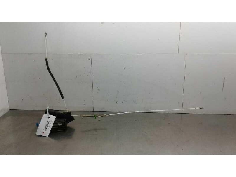 Recambio de cerradura puerta trasera derecha para audi a6 berlina (c4) 2.8 quattro referencia OEM IAM   