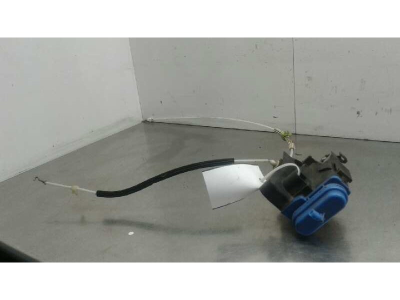 Recambio de cerradura puerta trasera derecha para audi a6 berlina (c4) 2.8 quattro referencia OEM IAM   