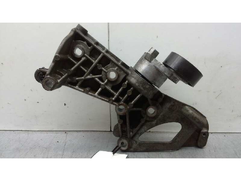 Recambio de soporte alternador para renault clio ii fase ii (b/cb0) authentique referencia OEM IAM 8200279705  