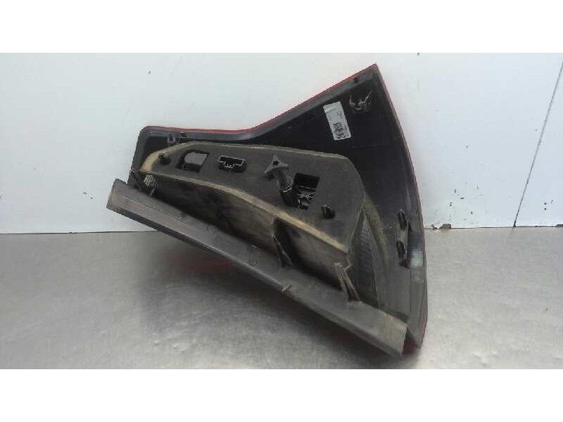 Recambio de piloto trasero izquierdo para dacia sandero básico referencia OEM IAM 8200734825  