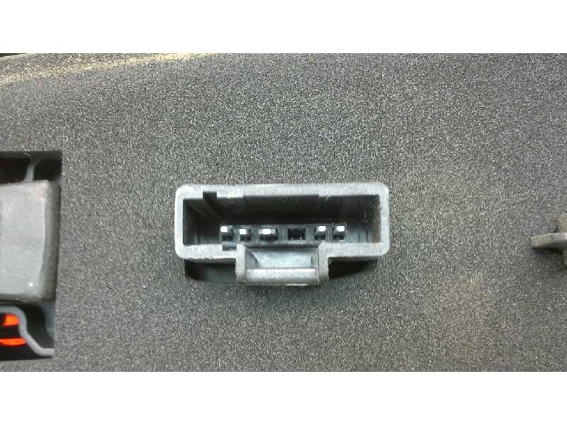 Recambio de piloto trasero izquierdo para dacia sandero básico referencia OEM IAM 8200734825  