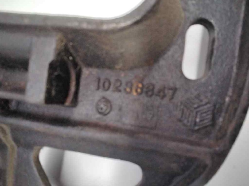 Recambio de soporte motor trasero para opel sintra gls referencia OEM IAM 235/75R15H75 10236347 SCOR0PRON S/T