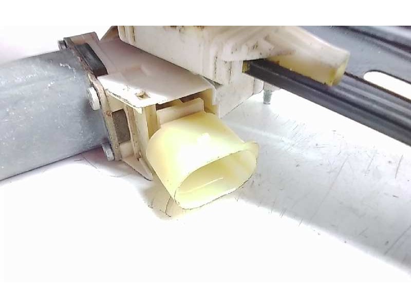 Recambio de elevalunas delantero derecho para bmw serie 3 berlina (e90) 320d referencia OEM IAM 7060266S  