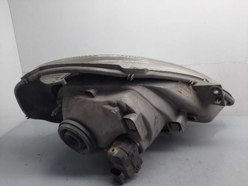 Recambio de faro izquierdo para renault trafic combi (ab 4.01) referencia OEM IAM   