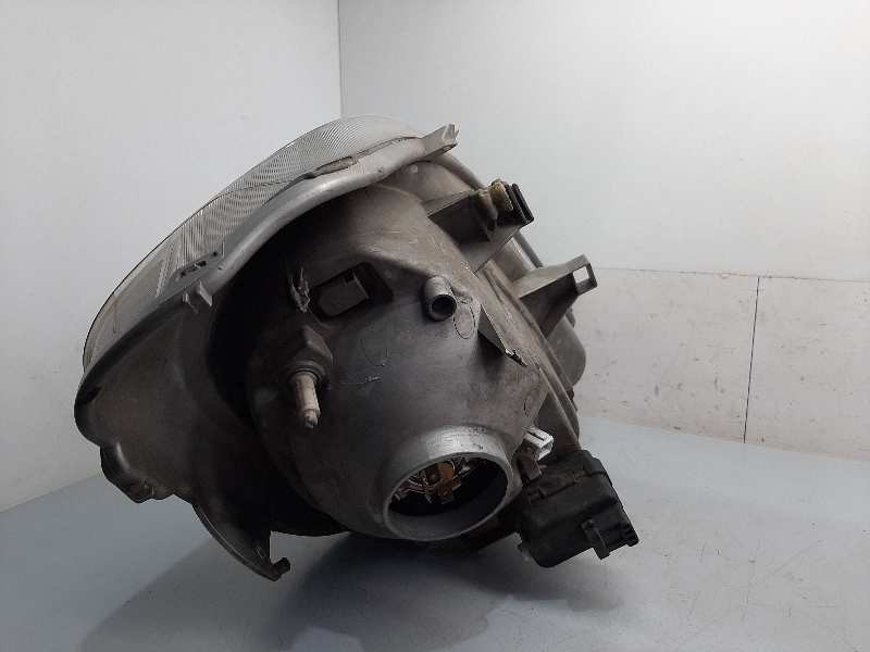 Recambio de faro derecho para renault trafic combi (ab 4.01) referencia OEM IAM   