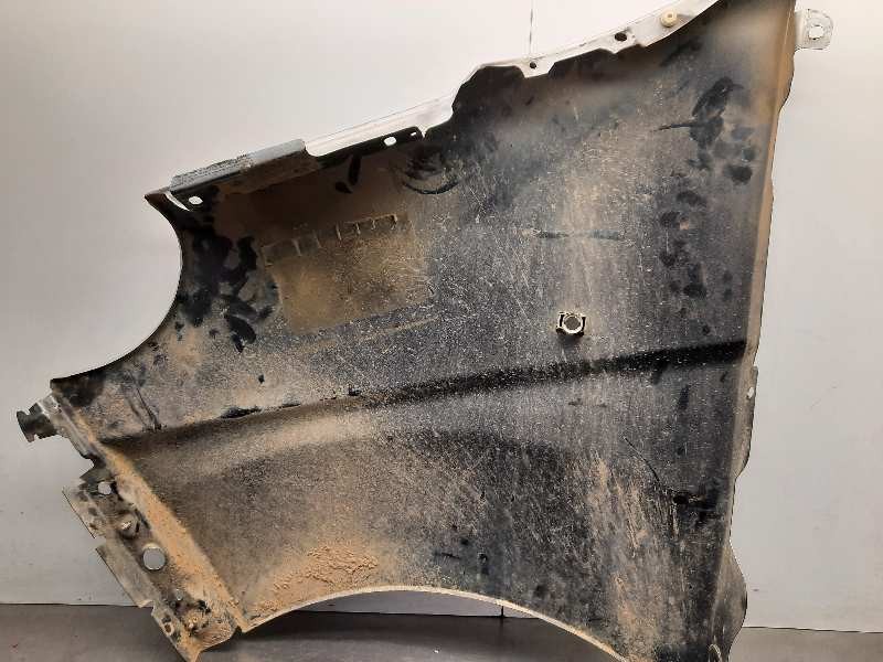 Recambio de aleta delantera derecha para nissan primastar (x..) 2.0 dci diesel referencia OEM IAM   