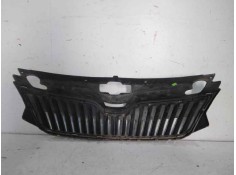 Recambio de rejilla delantera para skoda rapid active referencia OEM IAM    2