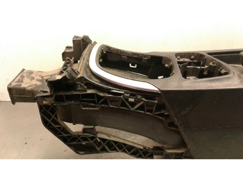 Recambio de consola central para opel insignia berlina 2.0 16v cdti referencia OEM IAM 13242034  