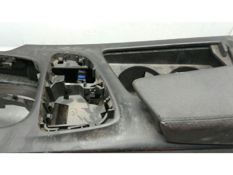 Recambio de consola central para opel insignia berlina 2.0 16v cdti referencia OEM IAM 13242034  