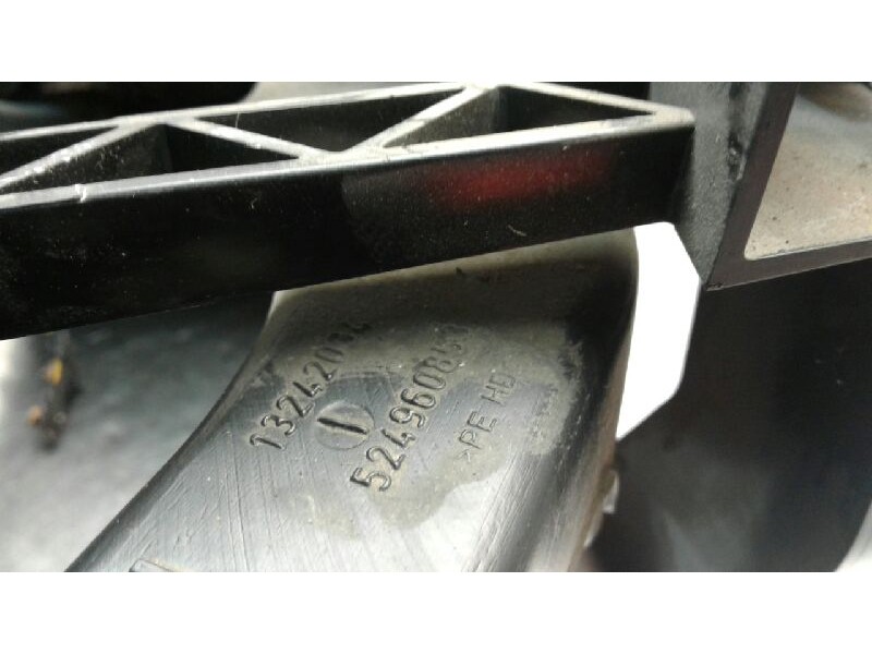 Recambio de consola central para opel insignia berlina 2.0 16v cdti referencia OEM IAM 13242034  