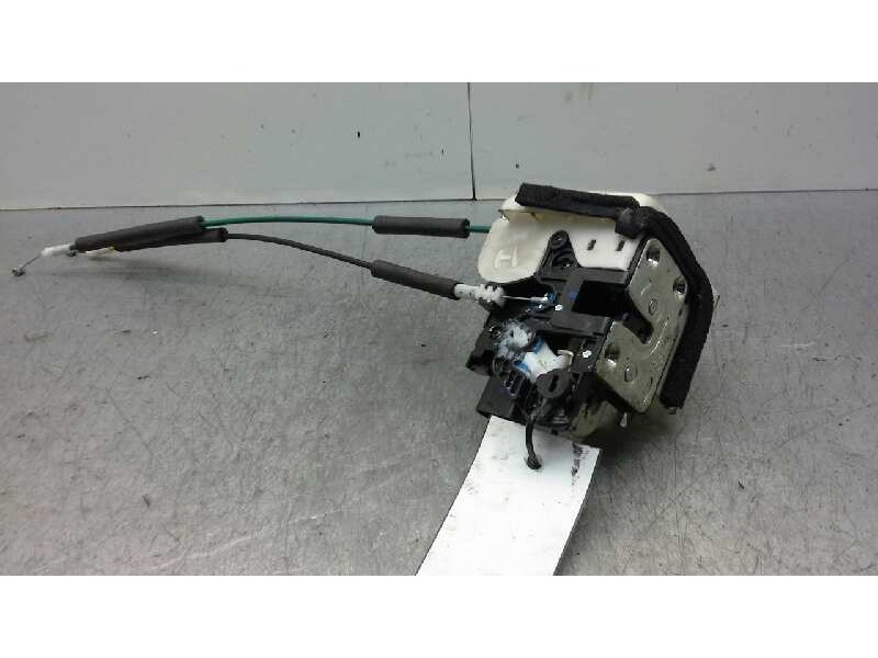 Recambio de cerradura puerta trasera derecha para hyundai i10 basis referencia OEM IAM 81420B9020  