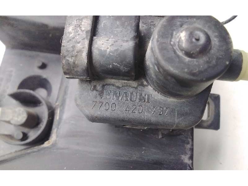 Recambio de faro derecho para nissan interstar (x70) caja cerrada, l 1h1, batalla corta 3,3t referencia OEM IAM 7700420737  