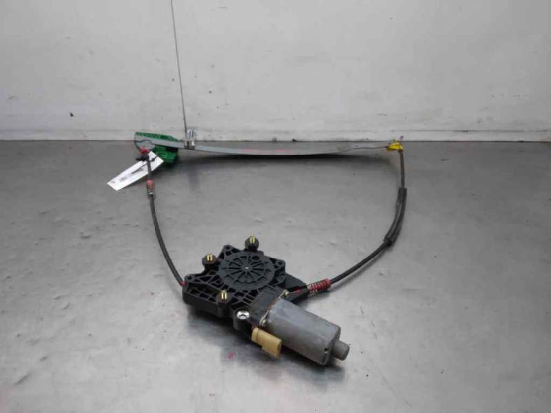 Recambio de elevalunas delantero derecho para ford fiesta (cbk) trend referencia OEM IAM 0130821883  
