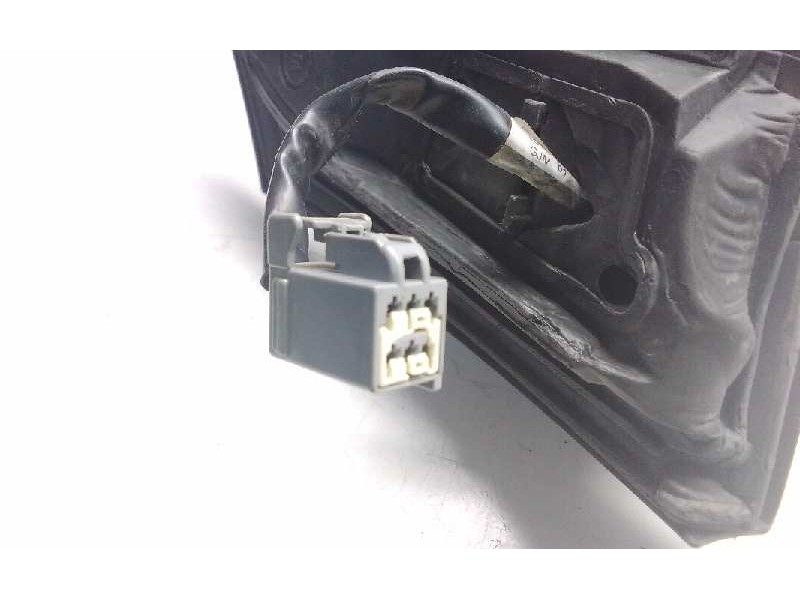 Recambio de retrovisor derecho para ford focus berlina (cap) ghia referencia OEM IAM 21986905  