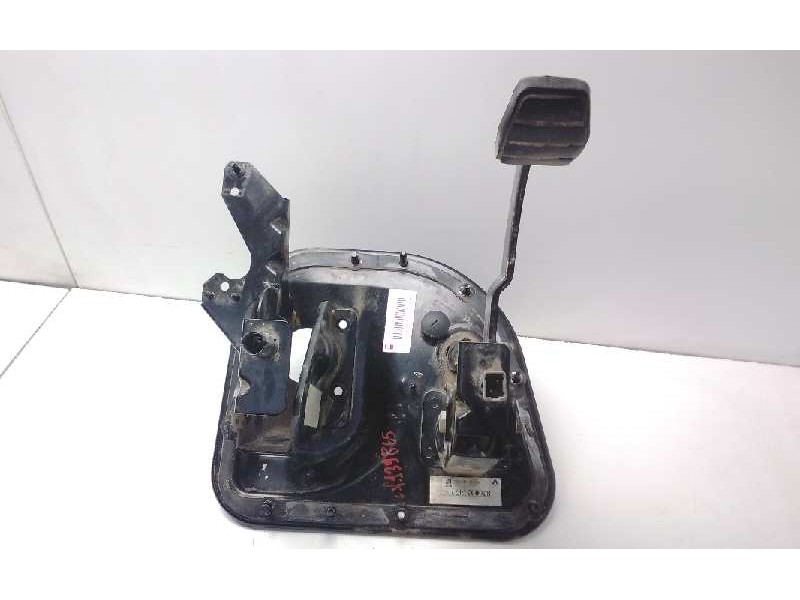 Recambio de pedal embrague para nissan interstar (x70) caja cerrada, l 1h1, batalla corta 3,3t referencia OEM IAM 7700308123  
