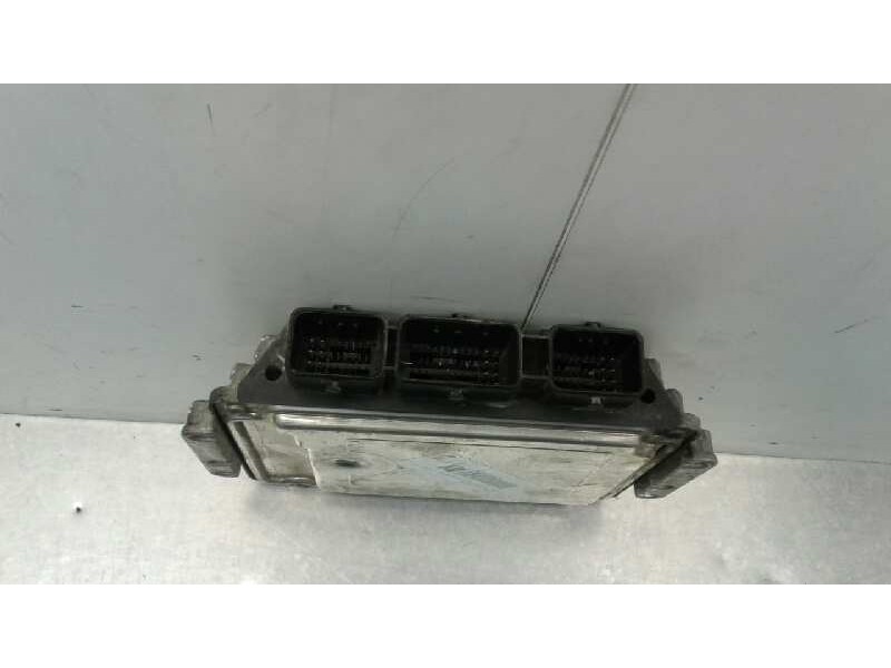 Recambio de centralita motor uce para renault megane ii berlina 5p dynamique referencia OEM IAM   