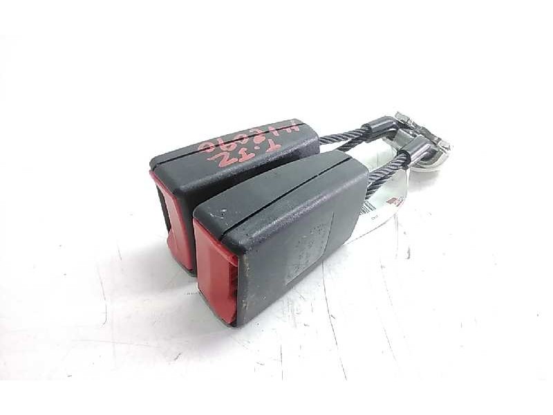 Recambio de enganche cinturon trasero izquierdo para skoda rapid active referencia OEM IAM 5JA857488  