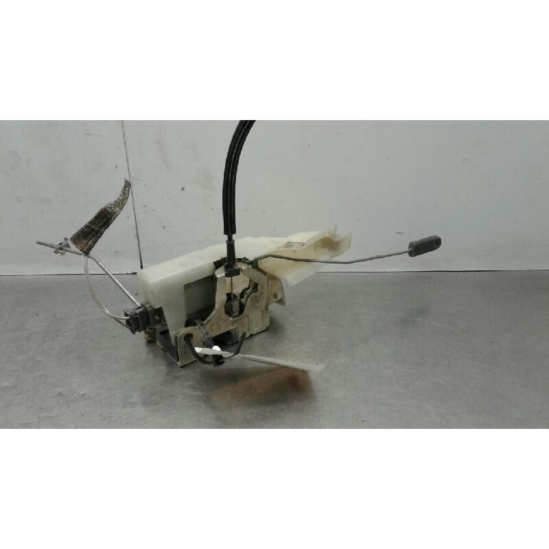 Recambio de cerradura puerta delantera derecha para renault clio ii fase i (b/cbo) 1.9 d referencia OEM IAM 7701045305  
