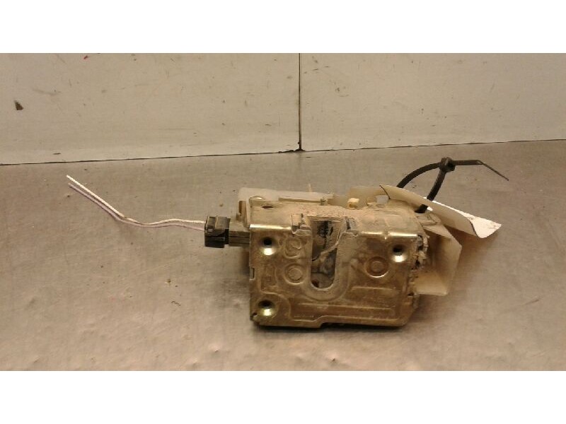 Recambio de cerradura puerta trasera derecha para renault clio ii fase i (b/cbo) 1.9 d referencia OEM IAM 7701469941  