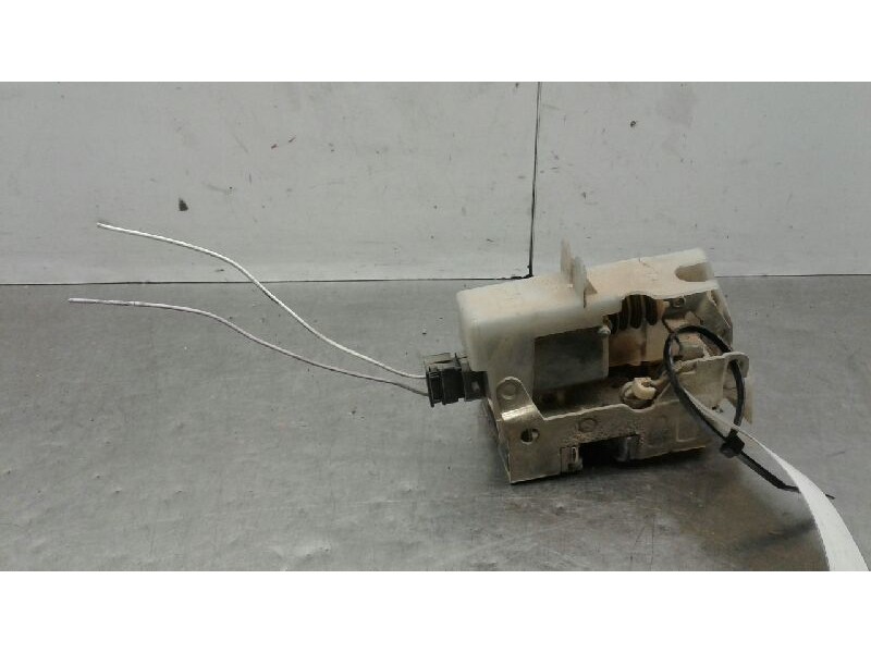 Recambio de cerradura puerta trasera derecha para renault clio ii fase i (b/cbo) 1.9 d referencia OEM IAM 7701469941  