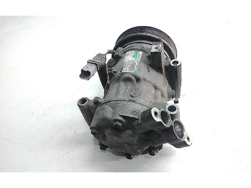 Recambio de compresor aire acondicionado para renault twingo authentique referencia OEM IAM 8200953359  