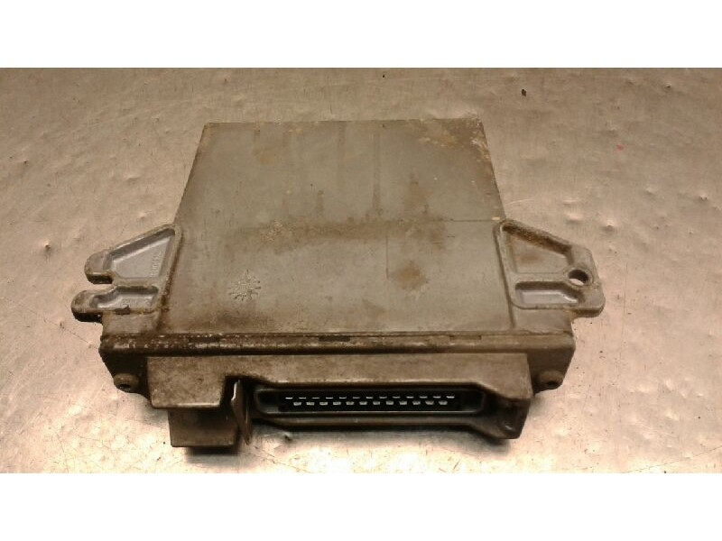 Recambio de centralita motor uce para renault clio ii fase i (b/cbo) 1.9 d referencia OEM IAM 7700104956  