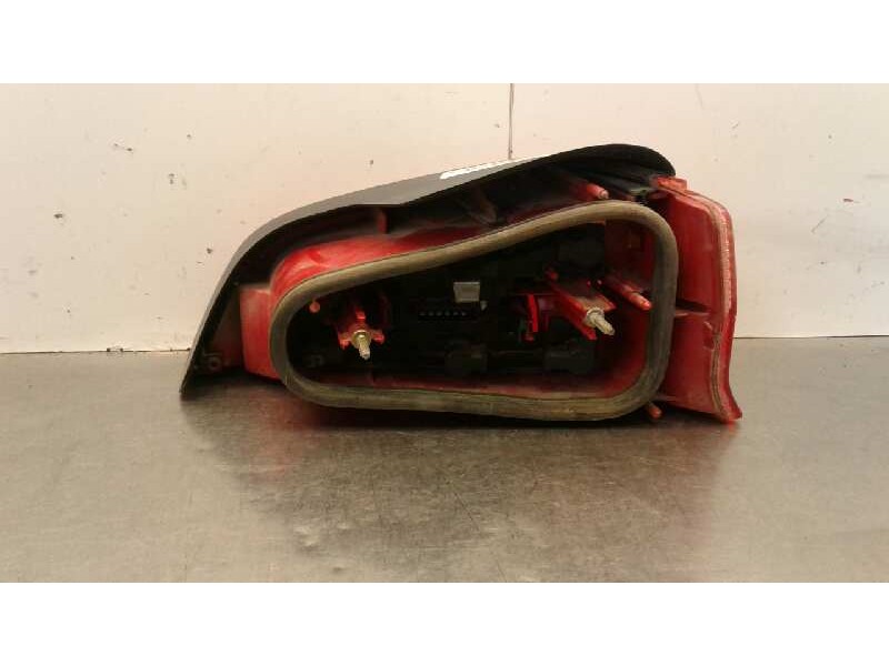 Recambio de piloto trasero izquierdo para peugeot 106 (s2) max referencia OEM IAM 6350G6  