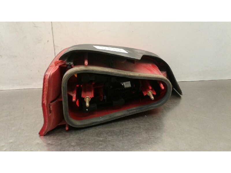 Recambio de piloto trasero derecho para peugeot 106 (s2) xn referencia OEM IAM 6351G6  