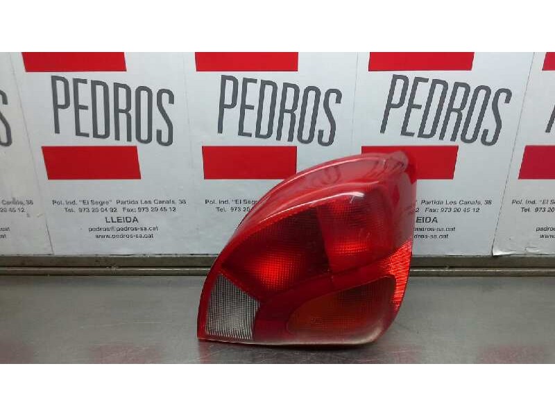 Recambio de piloto trasero derecho para ford fiesta berlina (dx) trend referencia OEM IAM 1044154  