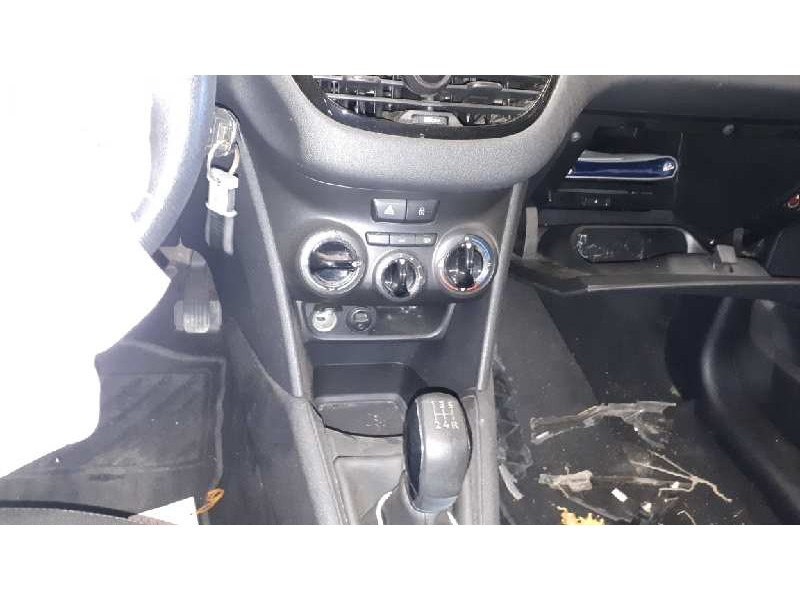 peugeot 208 del año 2012