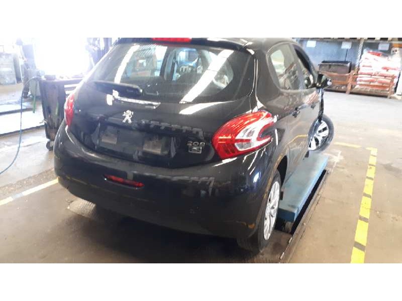 peugeot 208 del año 2012