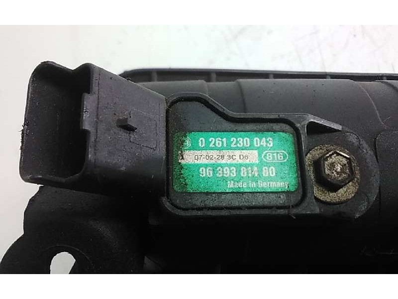 Recambio de colector admision para citroen c2 vtr referencia OEM IAM 9639381480  