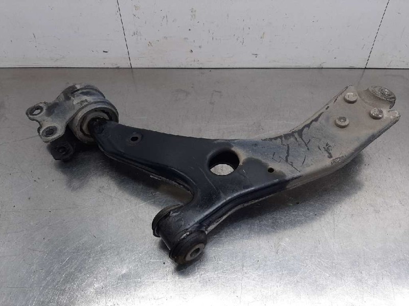 Recambio de brazo suspension inferior delantero derecho para ford focus berlina (cap) 1.6 tdci cat referencia OEM IAM   